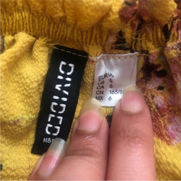 H&M Off the Shoulder Blouse - Picture 5 of 5